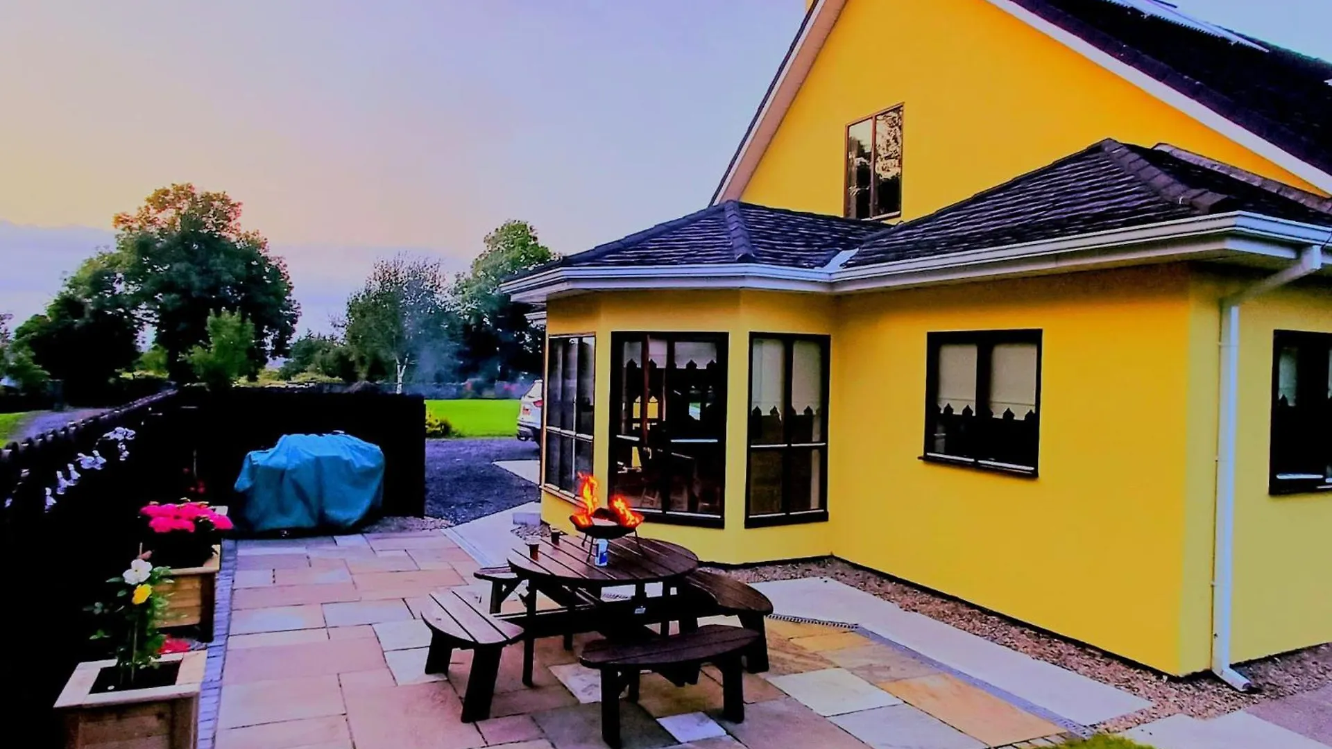 Yellow House Villa Westport Ireland