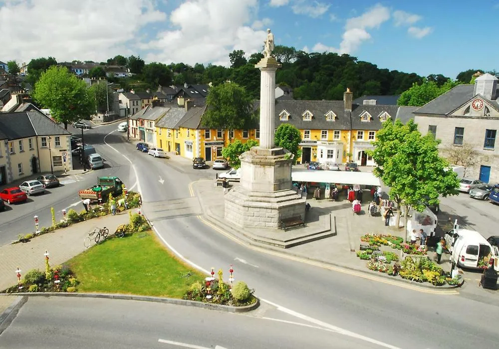 Yellow House Villa Westport Holiday home