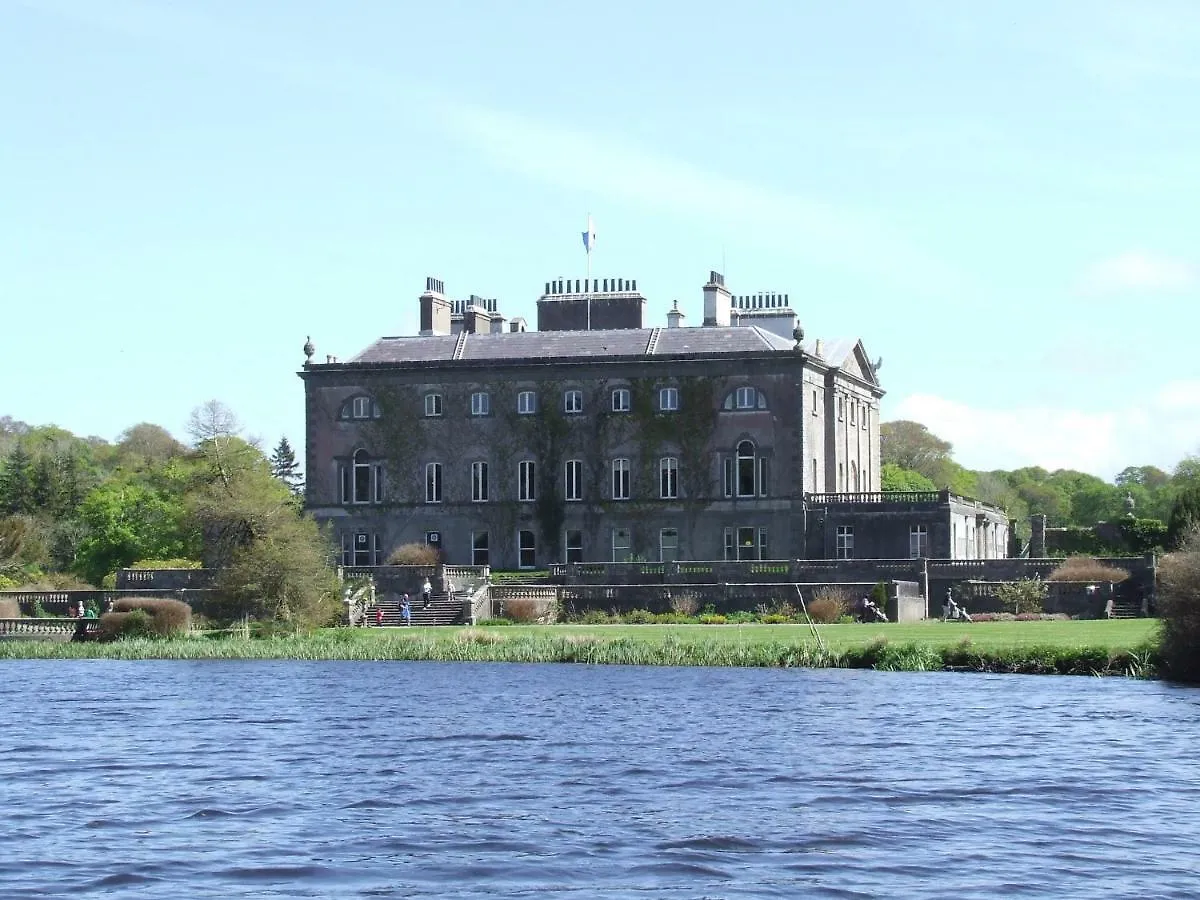 Yellow House Villa Westport